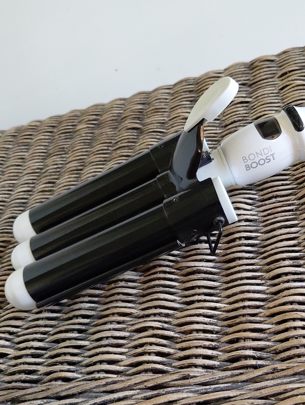 BondiBoost 32mm Triple Barrel Hair Waver